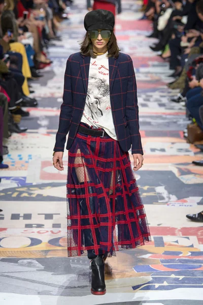 Look 5
